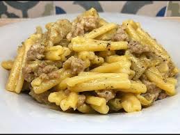 Spegnete la fiamma e cospargete le linguine ai carciofi di prezzemolo tritato fresco. Caserecce Con Salsiccia E Carciofi Cucinandomelagodo Youtube