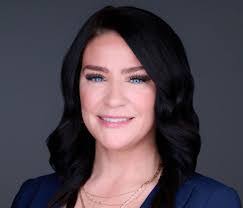 Laura Horrell's Instagram, Twitter & Facebook