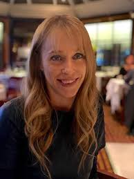 Swimming for Beginners: The poignant and uplifting sleeper hit:  Amazon.co.uk: Gill, Nicola: 9781915798701: Books