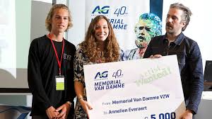 Learn about ag insurance services. Winnaar Artist Wanted Krijgt Cheque Uit Handen Van Jeroom Wanda Diamond League