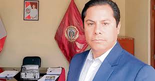 Los Boluarte nombraron prefecto a denunciado por minería ilegal