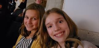 Melissa Vandever's Instagram, Twitter & Facebook