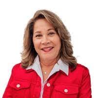 Lisa Hazelrigg's Instagram, Twitter & Facebook