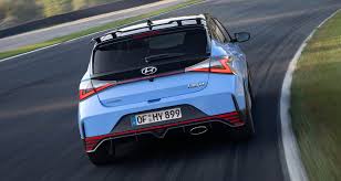Der neue hyundai i20 n sieht nicht nur unglaublich sportlich aus, sondern begeistert auch durch sein dynamisches fahrverhalten. Kraftzwerg Hyundai I20 N Alles Auto