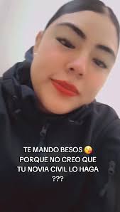 Machaga Y Medallita Beso En La Boca