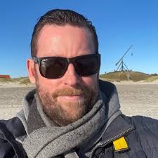 Explore the people profiles in @bolia.com Location