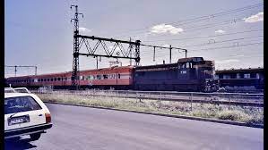 Today S Historic Pic High Nose T356 Hauls A Teacup Livery N Set On Vline Train 8256 From Warrnambool At Newport Vic January 5 19 Photo Historical Train