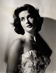 Colorized this 1950 photo of a Rotunda Christmas card 🎄