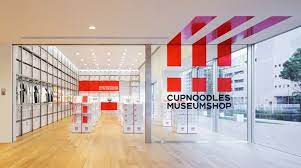 安藤百福発明記念館 カップヌードルミュージアム 1fミュージアムショップ 実績のご紹介 空間価値向上 コクヨファニチャー株式会社 カップヌードルミュージアム カップヌードル 発明