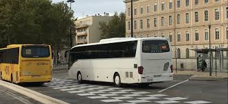Pour le procureur de nîmes, il est possible qu'il ait pu passer le maillage des gendarmes. Faits Divers Gard A Saint Genies De Malgoires Un Bus Avec 28 Passagers Se Couche Dans Le Fosse Radio Camargue
