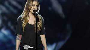 After her breakthrough in 1997 with the single nobody's wife, she had numerous hit singles in the dutch and belgian charts. Haagse Zangeres Anouk Krijgt Er Van Langs Op Twitter Tijdens Uitzending The Voice Of Holland Omroep West
