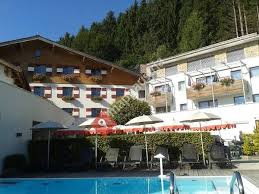 Dec 23, 2020 · eros ramazzotti e aurora ramazzotti anche in questo caso, sapete benissimo di chi stiamo parlando: Hotel Amiamo Zell Am See