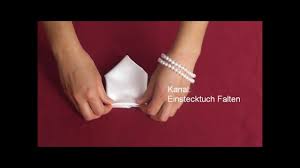 Dabei wird es in unterschiedlichen techniken gefaltet und geformt. Einstecktuch Falten Verschiedene Falttechniken Asmr Youtube