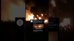 Kebakaran dan meledaknya kilang tersebut diduga. E1fefke5s07ism
