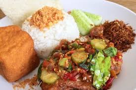 Kalau bosan dengan sambal merah, kamu bisa membuat sambal mercon yang dijamin nampol abis. Resep Ayam Sambal Mercon Caranya Mudah Dan Pedasnya Menggigit