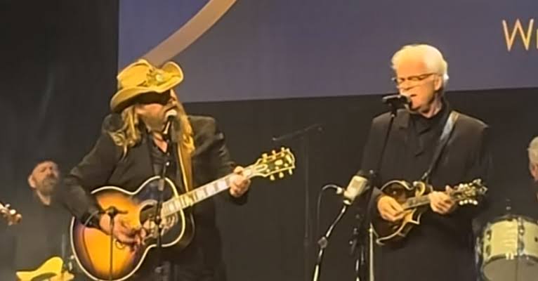 Chris Stapleton And Ricky Skaggs Honor Vince Gill With Performance Of "Go  Rest High On That Mountain" At Nashville Songwriter Awards And It's Every  Bit As Good As You'd Imagine