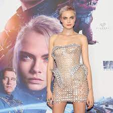 She accessorized the look with versace stilettos and her pixie cut was also tinted to rose gold to complete her look. Cara Delevingne Wears An Atelier Versace Dress At Valerian S Mexico City Premiere Vogue