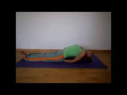 Posturas Yoga Ardha Matsyasana El Pez Posturas De Yoga Yoga Cifosis