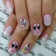 Si puedes evitarlo, no uses en los pies el mismo cortaúñas que usaste en las uñas de las manos; Pin De Dayana Vera Tubay En Unas Unas Decoradas Con Puntos Unas Manos Y Pies Manicura De Unas