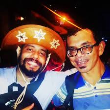 Sempre fui um cidadão das ruas, das madrugadas, das calçadas. Meus amigos?  Garçons, porteiros, vendedores, camelôs, taxistas, cozinheiros, domésticas,  frentistas, entregadores, faxineiros. Depois da meia-noite sempre valeu o  tal do "todos por