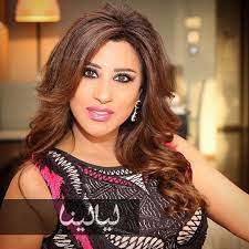 صور نجوى كرم تحتسي قهوتها في دبي وتتألق في افتتاح صالون صديقها موقع ليالينا long hair styles hair styles beauty