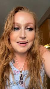 Maddi tried a red onion for the first time.. 😂