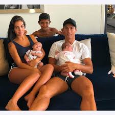 This song was featured on the following album: C ãƒ­ãƒŠã‚¦ãƒ‰ãŒè²´é‡ãªå®¶æ—é›†åˆå†™çœŸã‚'åˆå…¬é–‹ ãƒãƒ©ãƒ³ã‚¹ã‚¿ã‚¤ãƒ ã‚º ã‚µãƒƒã‚«ãƒ¼ã®ã‚ã‚‹ãƒ•ã‚¡ãƒƒã‚·ãƒ§ãƒ³ãƒ©ã‚¤ãƒ•