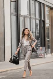Découvrez notre sélection de robe de cérémonie sur jj's house. 1001 Manieres De Porter Un Ensemble Veste Pantalon Pour Femme