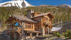 These hillside home combine beautiful surroundings and rugged good looks. 18 Stunning Mountain Houses With Rustic Exterior