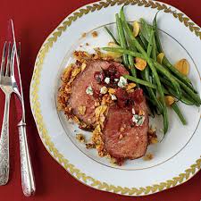 1 t soy sauce 1 t brown sugar ½ c italian place prepared tenderloin in a 13x9 baking pan or bottom of broiler pan. Garlic And Rosemary Beef Tenderloin Recipe Myrecipes