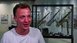 Songwriter joris hat sich in einem interview für mehr empathie im gegenseitigen miteinander ausgesprochen. Joris Mit Herz Uber Kopf Vor Schloss Salder Youtube