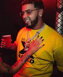 Pin By Clarissahernandez7 On Anuel Aa Nba Outfit Cute Tumblr Wallpaper Baby Daddy