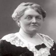 Blå skilt til Eva Kolstad og Betzy Kjelsbergs "Hvalfisken"