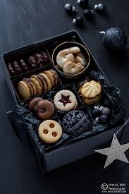 Lemon shortbread cookies with bits of white chocolate, topped with lemon curd are delicious and refreshing summer treat. What S For Lunch Honey Big Christmas Cookie And Gift Post Linzer Jam Cookies Chocolate Kipferl Lemon Chocolate Spritz Ischlers Orange