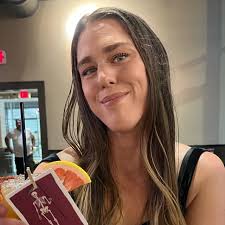 Veronica Chambers RYT, LMT (@verochambers_) • Threads, Say more