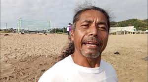 Fuerza voluntad y equilibrio amigo Yoni Rodríguez en las palmas Esmeralda  Ecuador..