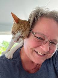 Cresthaven kitten needs a new home ASAP