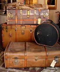 You'll receive email and feed alerts when new items amerileather old fashioned chest styled 24 hardside hardside checked new. Bella Cosas Vintage Luggage Old Luggage Vintage Trunks