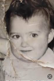 Hi can anyone take the rips out of this photo and make it clearer for me  please. Many thanks