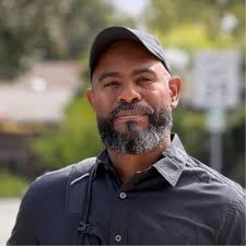 Open-source shouldn't just be a marketing strategy. As open-source startups  become more trendy, it sometimes feels like founders think “If we go  open-source, hordes of engineers will build with our…