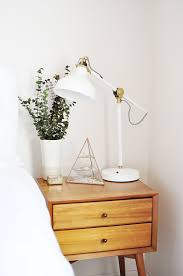 A Simple Way To Brighten Your Bedroom For Summer Greenery By The Bed Bedroom Nightstand Bedside Table Decor Bedroom Night Stands Room Decor