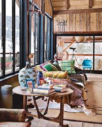 Dans Les Alpes Un Chalet A La Deco Boheme Et Sophistiquee Decoration Maison Maison Bohemienne Interieur Bohemien