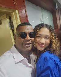 En la graduación de mi hija más pequeña María José! Te quiero Arira!  Congratulations!