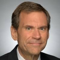 Lee Slusser's Instagram, Twitter & Facebook