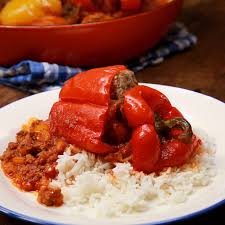 Video La Recette Des Poivrons Farcis Recette Poivron Farci Recettes De Cuisine Poivrons Farcis