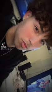 Larry Nies's Instagram, Twitter & Facebook