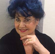 Leggendo questo profilo biografico puoi conoscere anche la filmografia, la bibliografia. Marisa Laurito Oggi Che Fine Ha Fatto Caffeina Magazine
