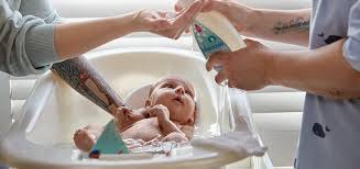 There are many different techniques for bathing baby and making bath time enjoyable and effective for both your baby and you. How To Bathe A Baby Johnson S