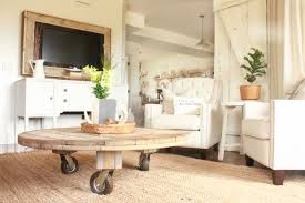 Concealed set of wheels make this easy to move. 10 Coffee Tables On Wheels To Diy Before The End Of Summer