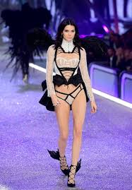 Kendall jenner is walking in the victoria's secret fashion show. Kendall Jenner No Estara En El Desfile De Victoria S Secret 2017 Y Esta Es La Razon De Su Ausencia